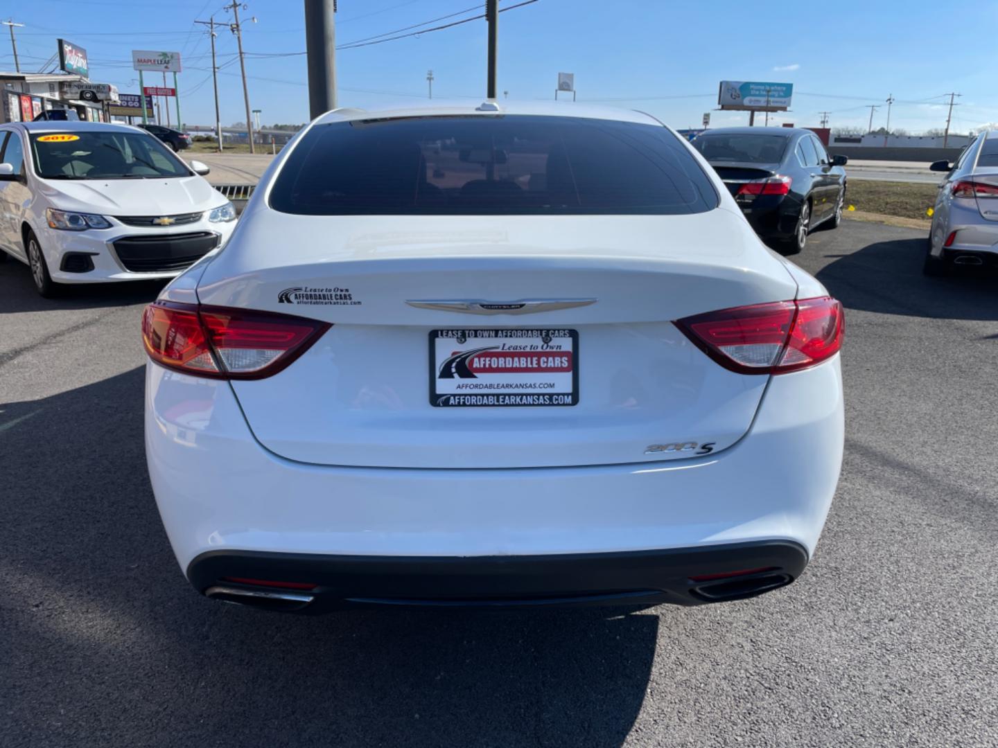 2015 White Chrysler 200 (1C3CCCBB6FN) with an 4-Cyl, MultiAir, 2.4L engine, Automatic, 9-Spd transmission, located at 8008 Warden Rd, Sherwood, AR, 72120, (501) 801-6100, 34.830078, -92.186684 - Photo#6